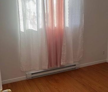 5.5 lumineux à louer pour fin juillet - Photo 3