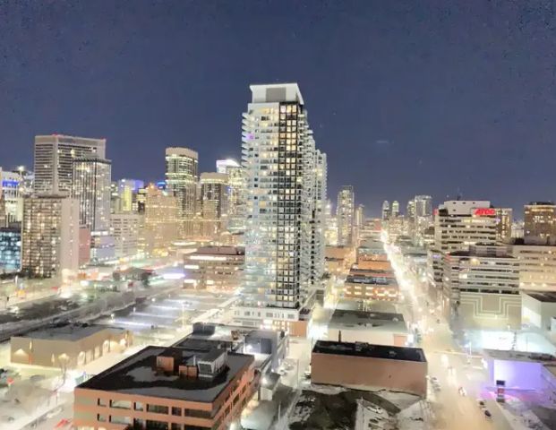 Fully renovated, awesome views. | 1053 10 Street Southwest, Calgary - Photo 1