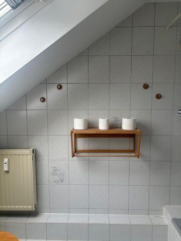 1-Zimmer Dachgeschosswohnung mit Küche Augsburg-Oberhausen - Photo 2