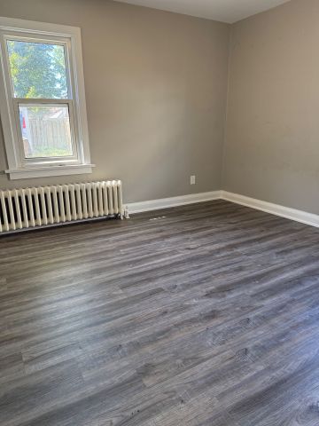 For Lease - 37 York Street Unit# Main Floor, St. Catharines, Ontario - Photo 3