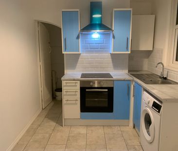 Room in a Shared House, Audley Street, RG30 - Photo 3