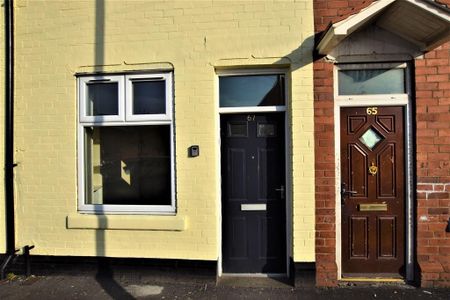 2 bedroom terraced house to rent - Photo 3