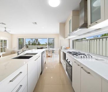 Mitchelton - Photo 4