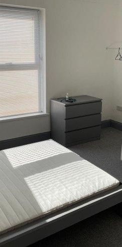 3 bedroom house share to rent - Photo 1