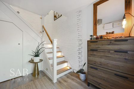 4 bedroom end of terrace house to rent - Photo 2