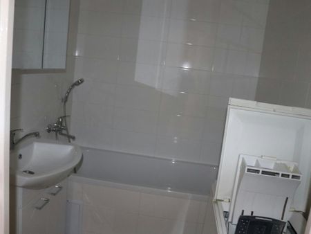 Pronájem bytu 2+1 57 m2 - Fotografie 4