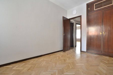 5 room luxury Flat for rent in Madrid, Autonomous Region of Madrid - Photo 2