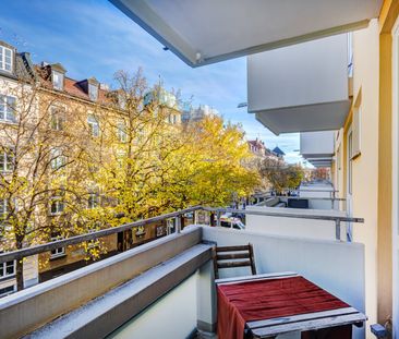 Rotkreuzplatz: colorful apartment with balcony - Photo 1