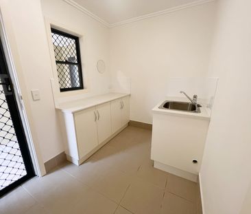 Modern 3-Bedroom Home in Central Ballina - Photo 2