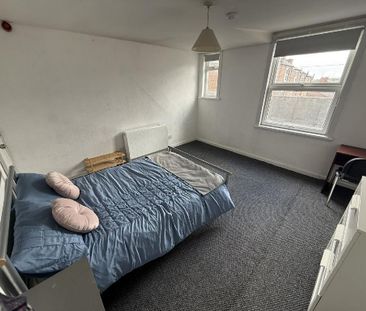 4 bedroom house to rent - Photo 2