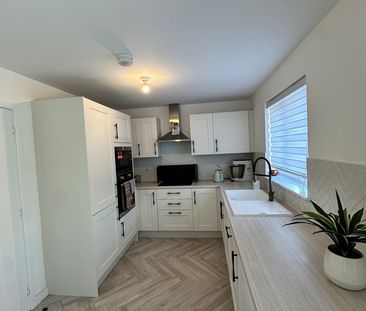 3 Bed Semi-Detached House, Lily Drive, G33 - Photo 3