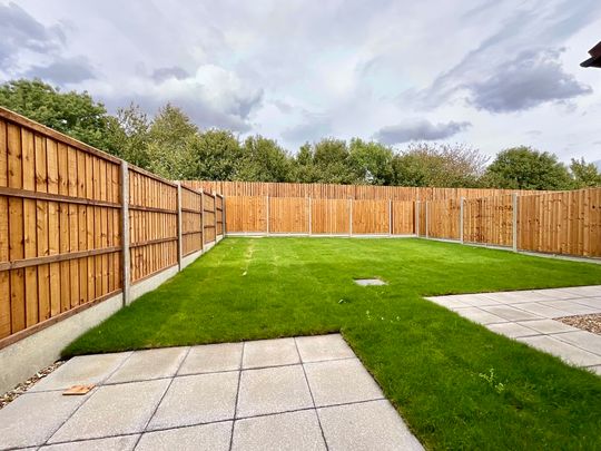 3 bedroom Semi-Detached House to let - Photo 1