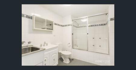 CENTRALLY LOCATED | Unfurnished - Photo 5