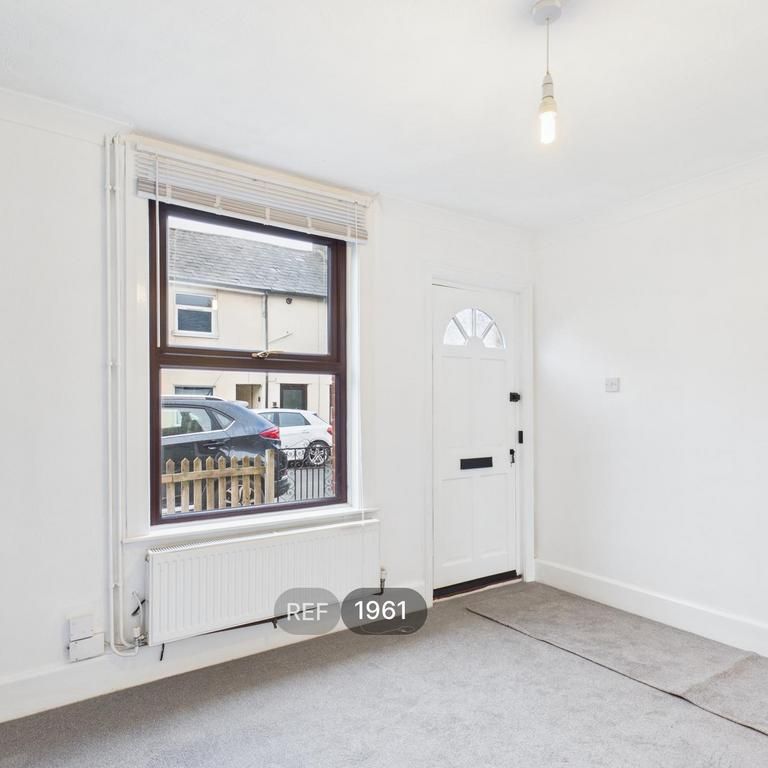 3 bedroom property to rent - Photo 1