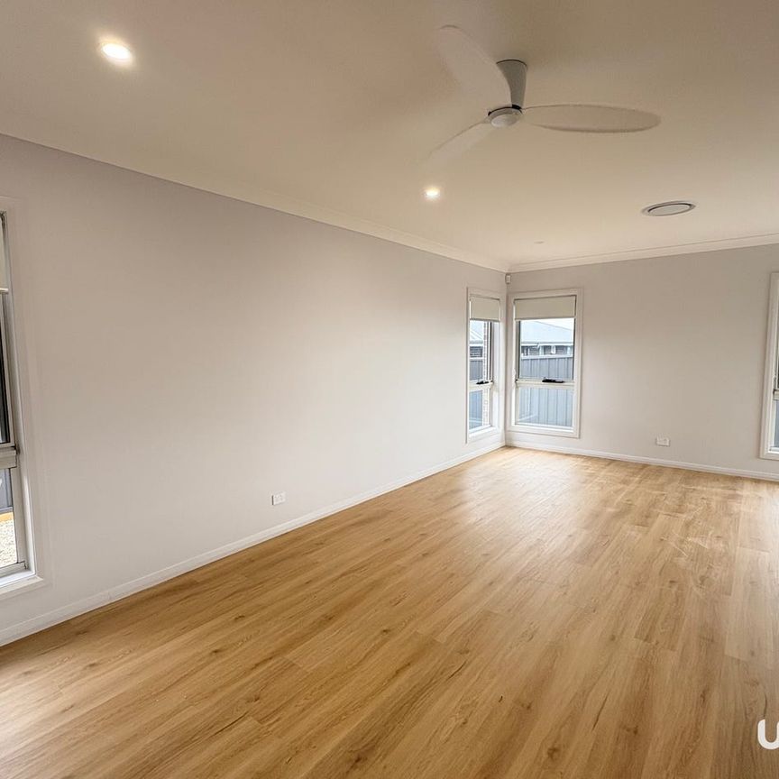 Modern Family Home with Premium Inclusions - Photo 1