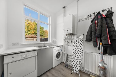 3 bedroom semi-detached house to rent - Photo 2