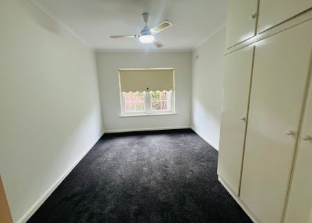 Stunning Leabrook! - Photo 3