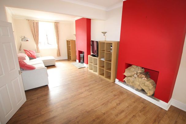 2 bedroom terraced house to rent - Photo 1