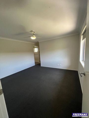 Fantastic 3 Bedroom, 2 Bathroom Property - Photo 4