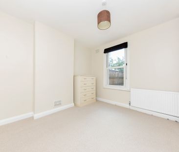 Dryden Road, SW19, London - Photo 2