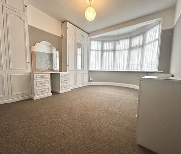3 Bed Maisonette, Hedge Lane, N13 - Photo 3