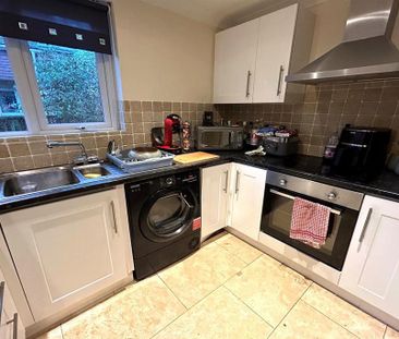 2 bedroom flat to rent - Photo 6