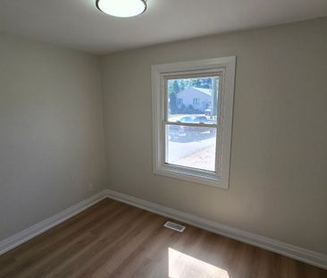 For Lease - 698 Burton Drive, Innisfil, Ontario - Photo 6