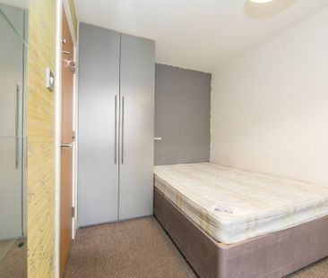 William Street, Hyde Park, Leeds - Photo 4