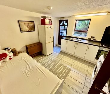 1 Bed Flat, Zinzan Street, RG1 - Photo 3