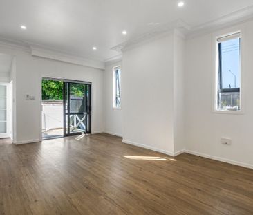 Double Grammar Zone! - Photo 1