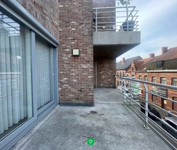 Appartement met 2 slaapkamers, terras en garage te centrum Roeselare - Photo 6