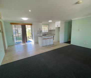 Tidy Home in Close Proximity to Kingaroy Hospital - Photo 2