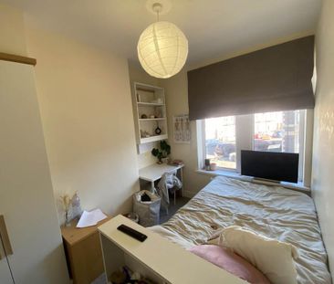 6 bedroom terraced house to rent - Photo 3