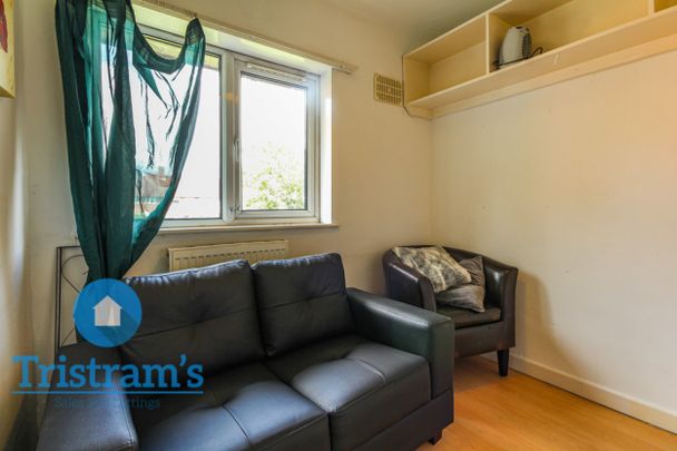 3 bed Mid Terraced House for Rent - Photo 1