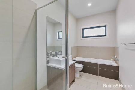 “Peaceful & Spacious Living!” - Photo 4
