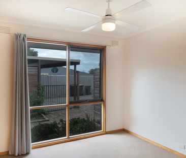 Perfectly Positioned for Lifestyle & Entertaining - Photo 3