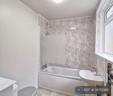 2 bedroom terraced house to rent - Photo 4