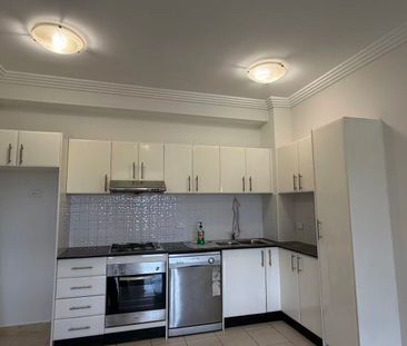 Freshly Painted 2 Bedroom + Study Apartment in the Heart of Campsie - Photo 5