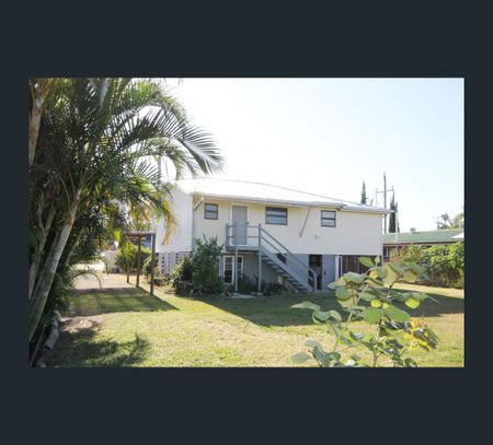 33 Alexandra Street, Park Avenue, Qld 4701 - Photo 2