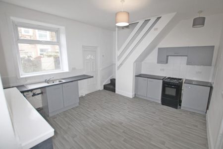 2 bedroom terraced house to rent - Photo 5