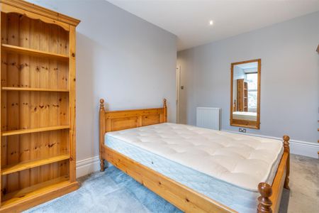 6 bed terraced house to rent in Roxburgh Place, Newcastle Upon Tyne, NE6 - Photo 3
