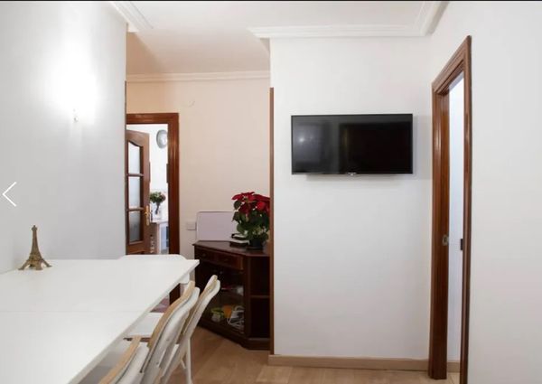 Calle del Jilguero, Madrid, Community of Madrid 28025