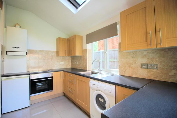 Claremont Avenue, Woking, Surrey, GU22 7SF - Photo 1