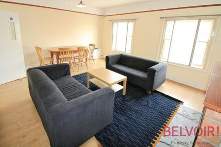 3 bedroom flat to rent - Photo 2