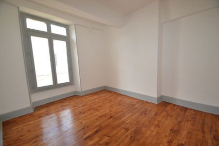 Location Appartement 2 pièces 46m² GANNAT 03800 - Photo 2