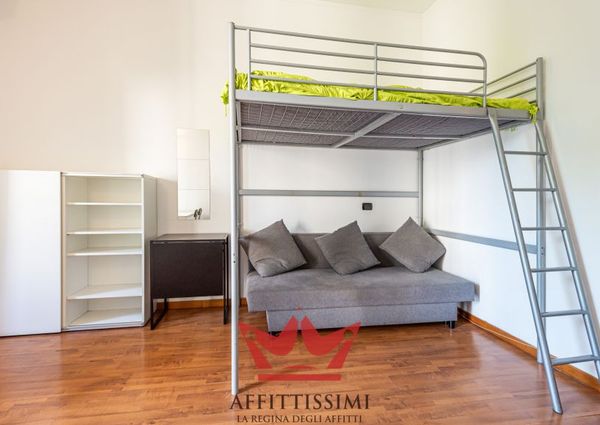 Rif. 771 | grande monolocale con vista sulla darsena.