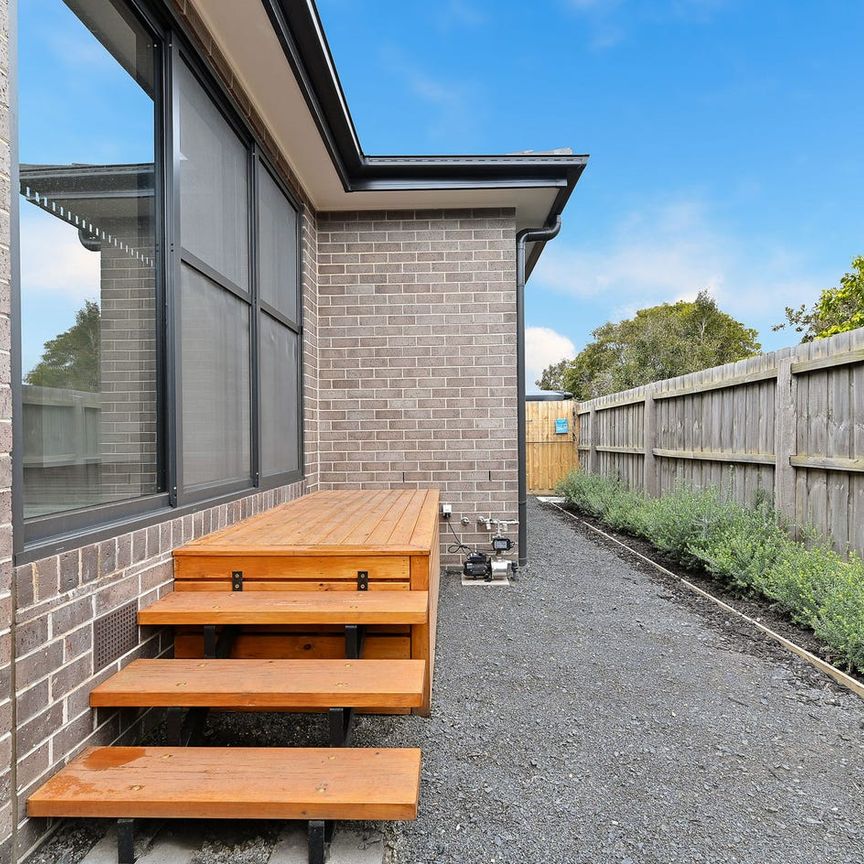 FOR LEASE | 5/10 FLINDERS ROAD, LONGWORRY - Photo 1