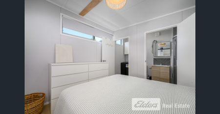 Cute as a Button - FULLY FURNISHED - Photo 2