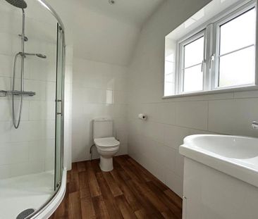 2 bedroom semi-detached house to rent - Photo 6