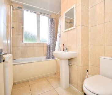 4 bedroom flat to rent - Photo 6